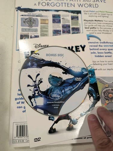 EPIC MICKEY Prima Official Game Strategy Guide 2010 W/ Bonus Disc — photo 4