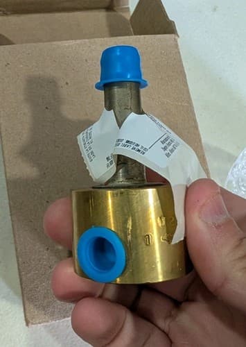 Dayton 1A575 Solenoid Valve Brand New Open Box — photo 5