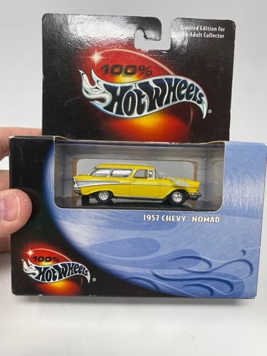 Hot Wheels 100% 1957 Chevy Nomad Station Wagon Yellow 2000 MISB — photo 2
