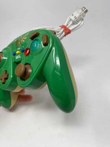 Nintendo Wii U Wired Fight Pad LINK Controller Green / Gold Legend of Zelda PDP — photo 4
