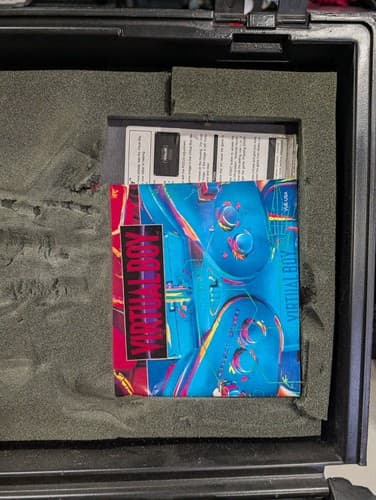 Nintendo Virtual Boy in Blockbuster Exclusive Carry Case & Console For Parts — photo 5
