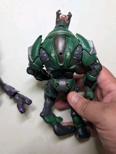 Lot of 2 Halo McFarlane Figures Loose - Spartan CQC, Covenant Elite Minor — photo 7