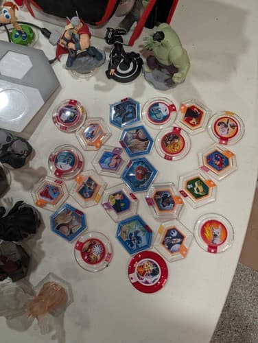 Disney Infinity 1.0/2.0/3.0 Starter Mega-Lot w/ Hulkbuster & Case — photo 4