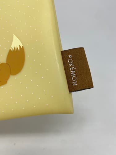Pokemon Pikachu Eevee Flat Yellow/Cream Pouch Vinyl Silicon Accessories — photo 5
