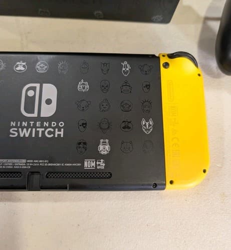 Nintendo Switch Fortnite Wildcat Bundle Console w/ Dock Yellow/Blue Joy-Cons — photo 7