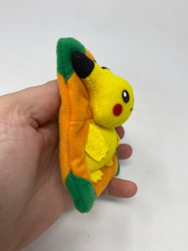 VINTAGE POKEMON 1999 TISSUE HOLDER PIKACHU KEYCHAIN POCKET TOMY JAPAN — photo 4