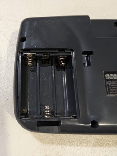 Sega Game Gear 2103 Handheld Video Game Console System for Parts Or Repair — photo 8