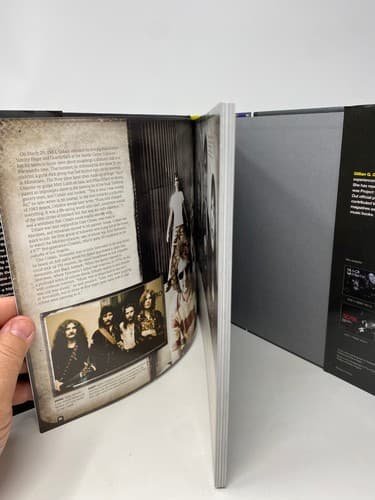Nirvana: The Biggest Rock Band of the '90s HC Illus - Gillian G. Gaar — photo 9