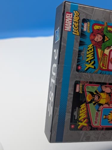 Marvel Legends - Retro Kenner 3.75 Wolverine & Phoenix - 2 Pack - Unopened — photo 8