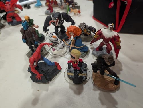 Disney Infinity 1.0/2.0/3.0 Starter Mega-Lot w/ Hulkbuster & Case — photo 9