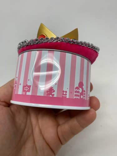 Super Nintendo World Princess Peach Crown Tin Pink Souvenir Storage Container US — photo 5