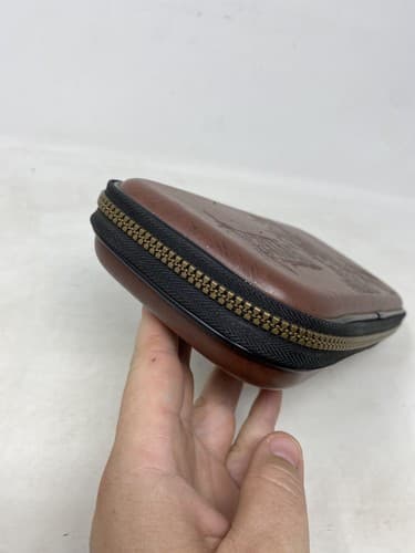 Nintendo Switch Legend of Zelda Breath of the Wild Brown Leather Carrying Case — photo 2
