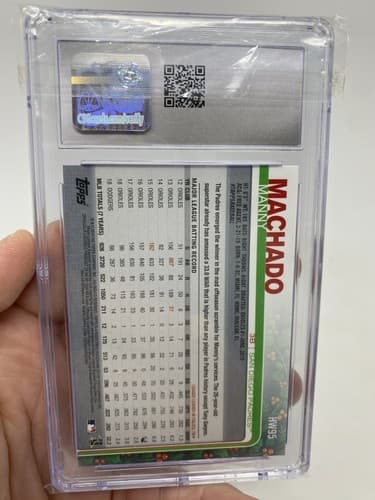 2019 Topps Holiday #HW95 Manny Machado CSG 9.5 SP Santa Hat San Diego Padres — photo 4