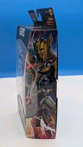 Hasbro Marvel Legends Series Thor: Love and Thunder - Thor Action Figure — photo 3