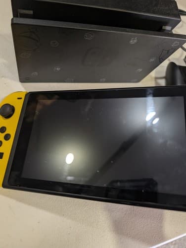 Nintendo Switch Fortnite Wildcat Bundle Console w/ Dock Yellow/Blue Joy-Cons — photo 3