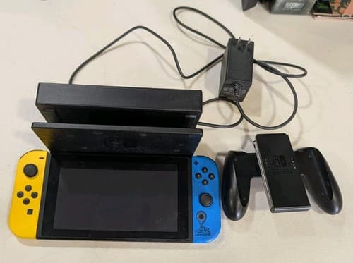 Nintendo Switch Fortnite Wildcat Bundle Console w/ Dock Yellow/Blue Joy-Cons
