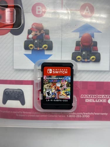 Mario Cart 8 Deluxe Nintendo Switch Game Cartridge with Case Complete Tested — photo 8