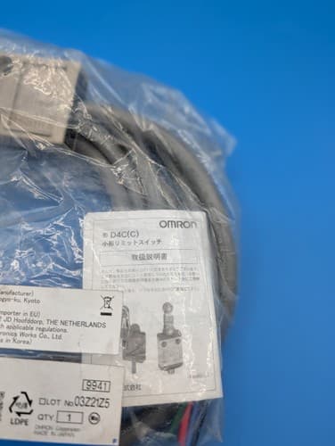 1PC Brand New OMRON D4C-1502 Limit Switch D4C1502 — photo 3