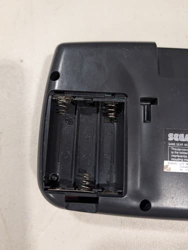Sega Game Gear 2103 Handheld Video Game Console System for Parts Or Repair — photo 7