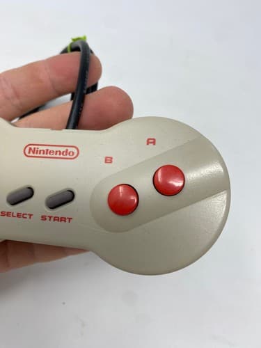 Nintendo AV Famicom Dogbone Controller HVC-102 Japan OEM NES Compatible — photo 4