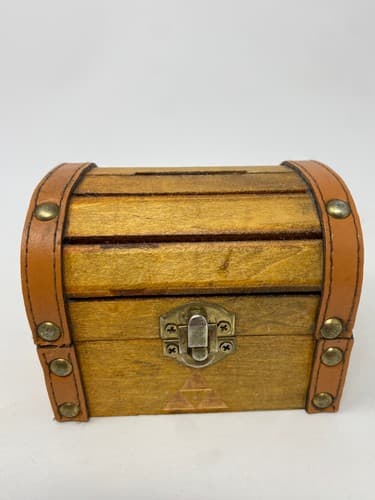 The Legend of Zelda Wooden Treasure Chest Coin Bank Triforce CultureFly 2017