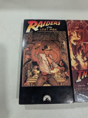 Original Indiana Jones VHS Lot of 2 - Raiders Of The Lost Ark, Temple Of Doom — photo 2