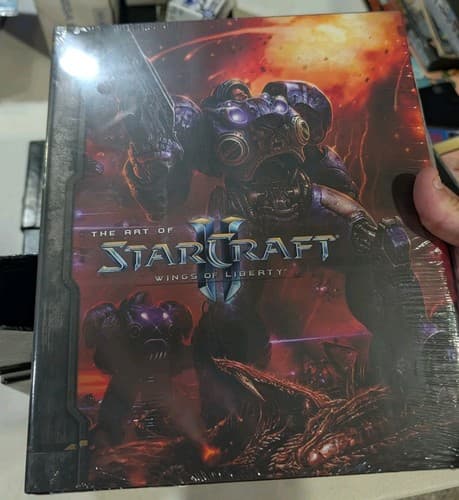 Starcraft II: Wings of Liberty Collectors Edition Box & Book Only — photo 3