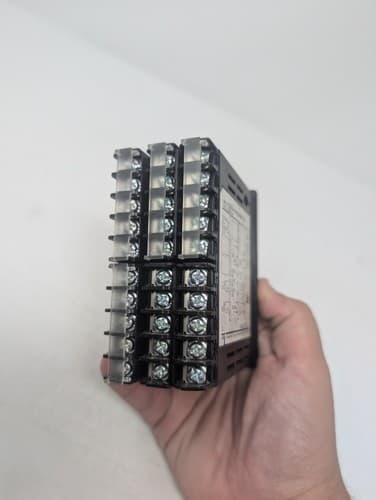 Omron E5EN-HAA2HBM-500 Digital Controller NEW — photo 5