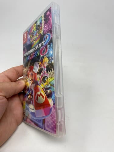 Mario Cart 8 Deluxe Nintendo Switch Game Cartridge with Case Complete Tested — photo 2