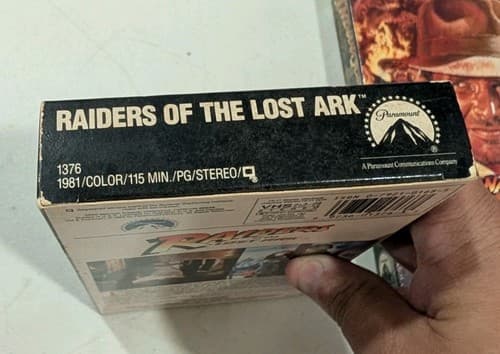 Original Indiana Jones VHS Lot of 2 - Raiders Of The Lost Ark, Temple Of Doom — photo 3