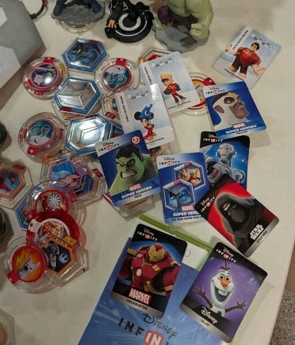 Disney Infinity 1.0/2.0/3.0 Starter Mega-Lot w/ Hulkbuster & Case — photo 3