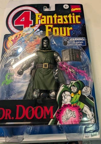 Hasbro Marvel Legends Dr. Doom 6" Retro Fantastic Four Action Figure NIB — photo 4