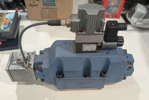 MOOG D664-5705 HYDRAULIC SERVO PROPORTIONAL CONTROL VALVD — photo 6