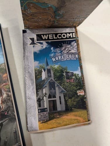 Prima Games Far Cry 5 Strategy Guide w/ Game World Poster (2018) — photo 5