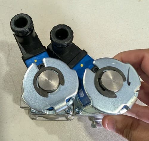 Flynn Dual Solenoid 408328 Gas Valve 3/8 New Without Box — photo 2