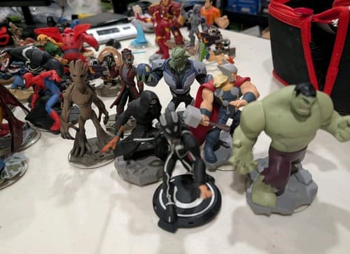 Disney Infinity 1.0/2.0/3.0 Starter Mega-Lot w/ Hulkbuster & Case — photo 8