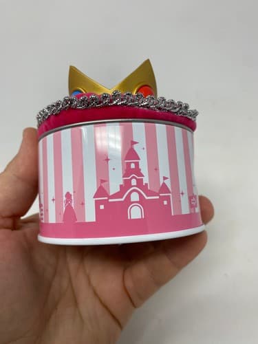 Super Nintendo World Princess Peach Crown Tin Pink Souvenir Storage Container US — photo 4