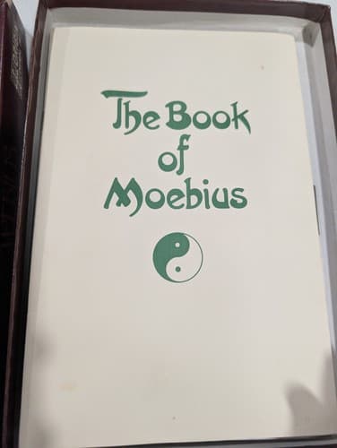 Moebius - Origin Systems (1985) - Apple II - Mostly Complete — photo 7