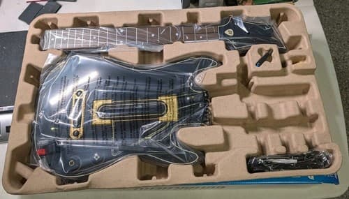 PS4 Guitar Hero Live Guitar Bundle Brand New — photo 6