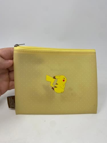 Pokemon Pikachu Eevee Flat Yellow/Cream Pouch Vinyl Silicon Accessories — photo 6