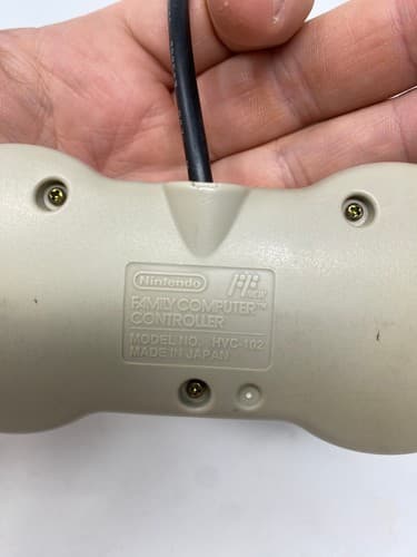 Nintendo AV Famicom Dogbone Controller HVC-102 Japan OEM NES Compatible — photo 6
