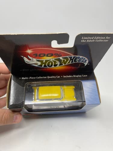 Hot Wheels 100% 1957 Chevy Nomad Station Wagon Yellow 2000 MISB — photo 3